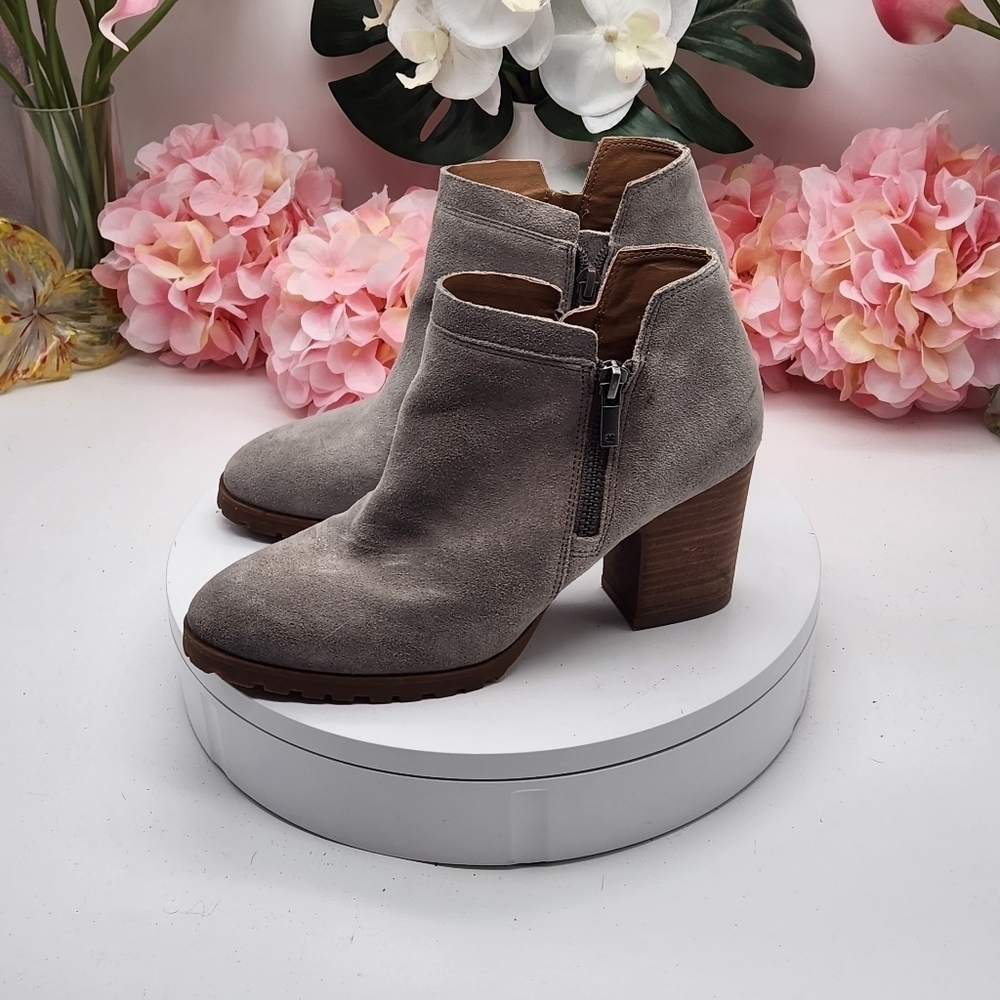 Lucky Brand Womens Noryn Gray Suede Ankle Boots heeled Booties Size 8M